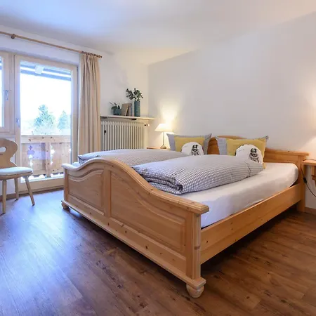 Peterhof Apartment Grainau